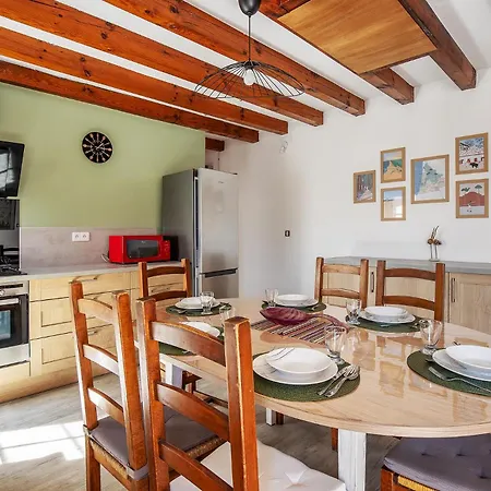 Maison Climatisee 3 Chambres, Parking Gratuit, Proche Centre 아파트